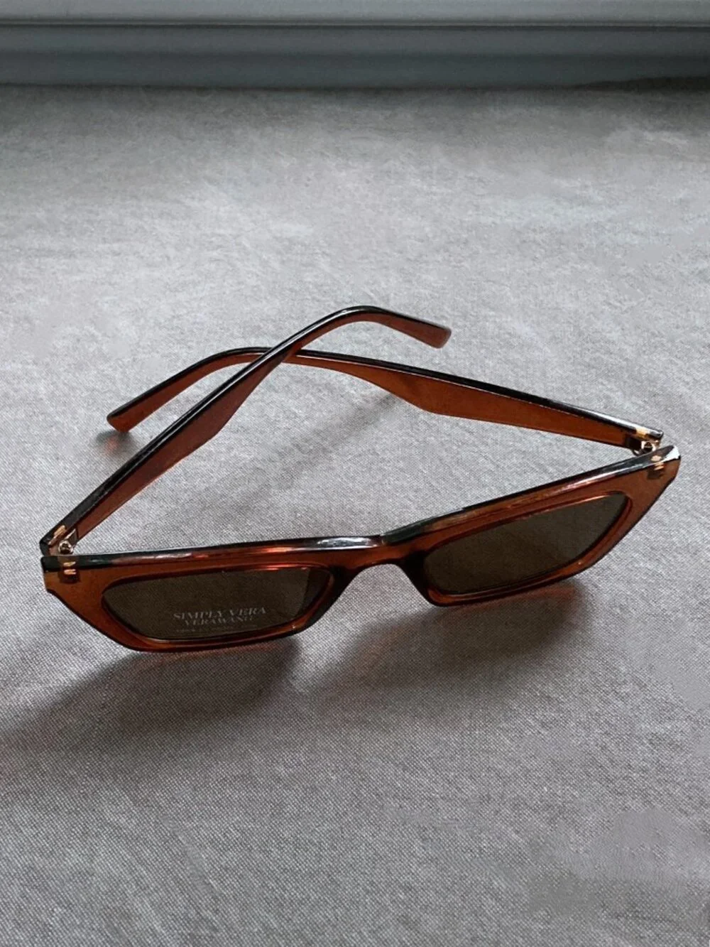 Simply Vera, Vera Wang, FATIMA amber Sunglasses, Weekender Travel Shades, NWOT